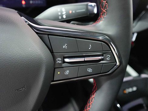 Used 2026 Chevrolet Equinox RS w/ Convenience Package III image 17