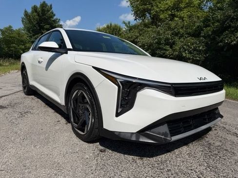 Certified 2025 Kia K4 EX FWD image 4