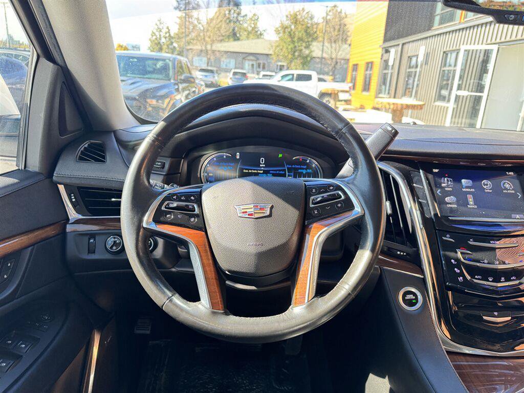 Used 2016 Cadillac Escalade Luxury AWD/4WD image 14
