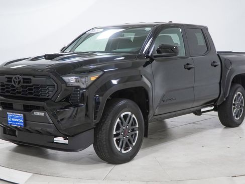 Used 2024 Toyota Tacoma TRD Sport image 4