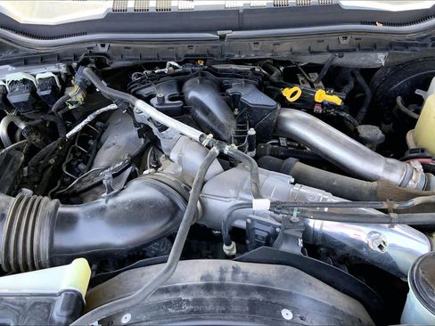 Used 2019 Ford F250 Lariat w/ Lariat Ultimate Package AWD/4WD image 32