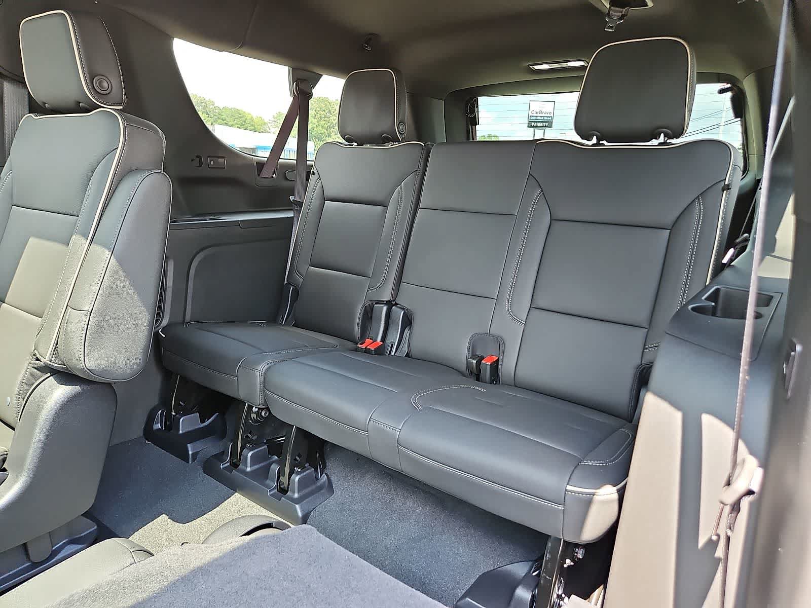 New 2026 Chevrolet Suburban Premier w/ Sun And Tow Package AWD/4WD image 9