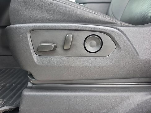 Certified 2024 Chevrolet Silverado 2500 LTZ w/ LTZ Convenience Package image 28