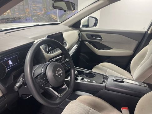 Used 2023 Nissan Rogue SV image 10