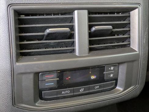 Used 2023 Volkswagen Atlas SEL image 18