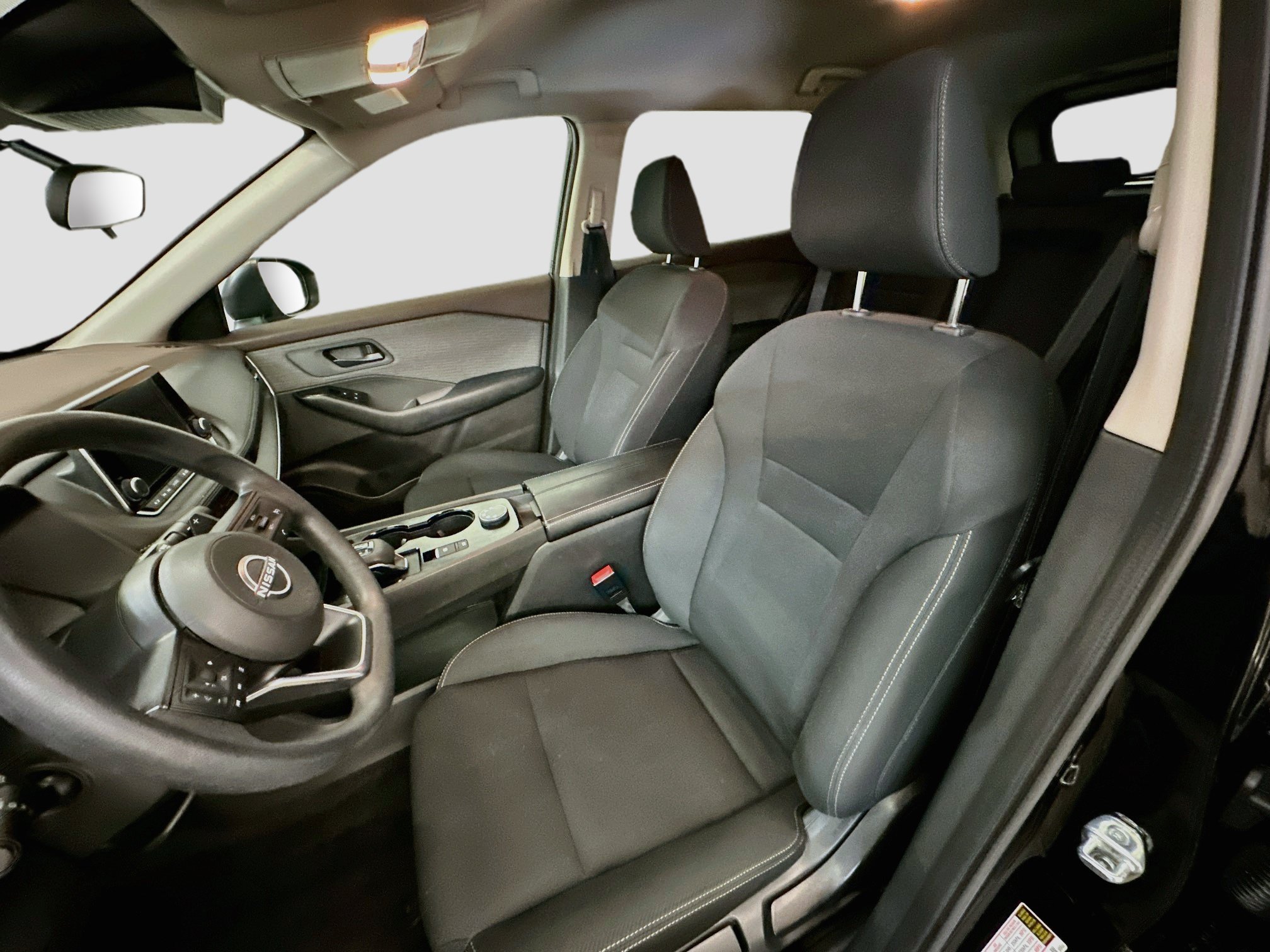 Used 2023 Nissan Rogue S AWD/4WD image 13