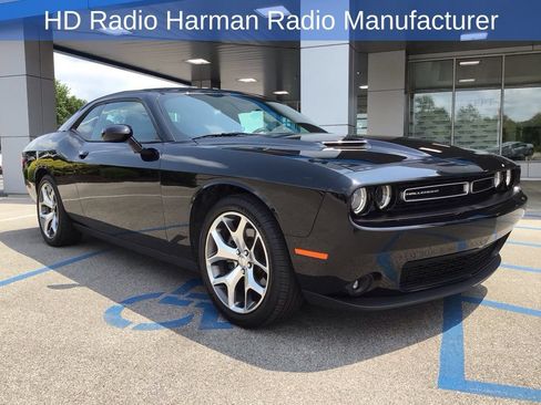 Used 2015 Dodge Challenger SXT Plus w/ Driver Convenience Group RWD image 5