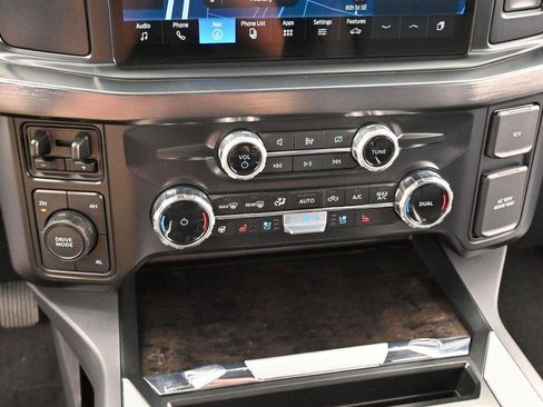 Used 2024 Ford F250 Lariat AWD/4WD image 23