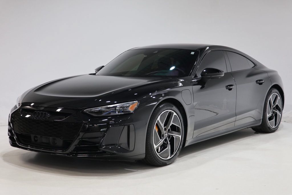 Used 2024 Audi RS e-tron GT w/ Carbon Performance Package AWD/4WD image 3