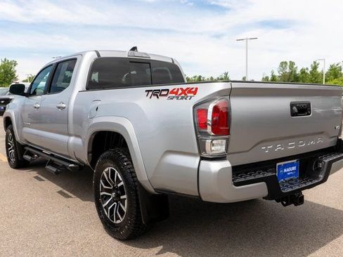 Used 2022 Toyota Tacoma TRD Sport AWD/4WD image 8