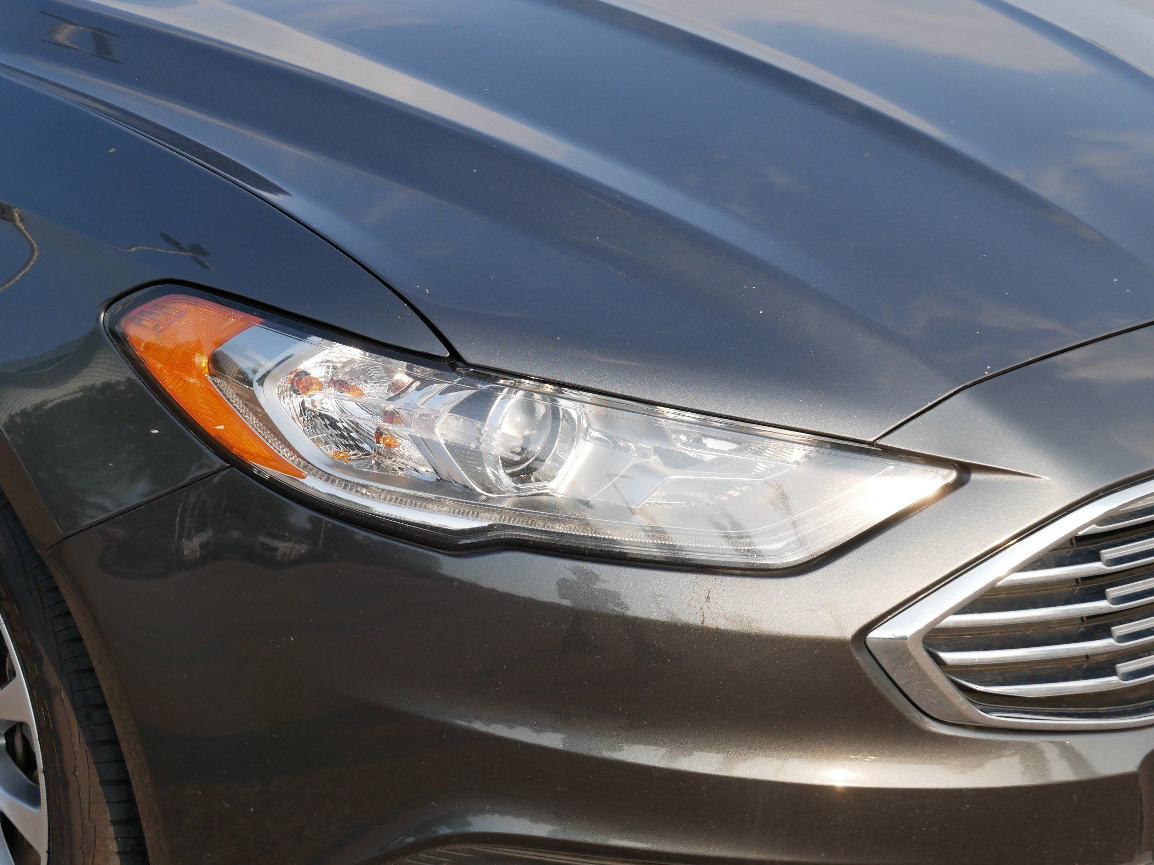 Used 2017 Ford Fusion SE FWD image 15