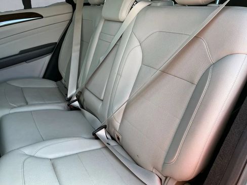 Used 2015 Mercedes-Benz ML 350 ML 350 4MATIC Sport Utility 4D w/ Premium 1 Package image 13