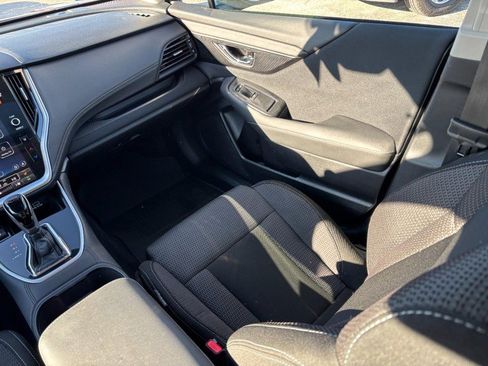 Used 2025 Subaru Outback Premium image 15