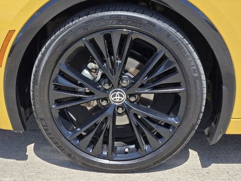 Used 2025 Toyota Prius FWD image 11
