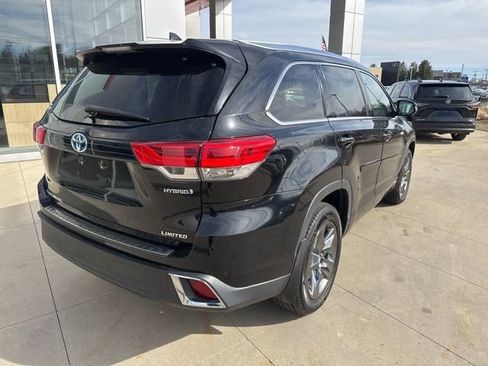 Used 2017 Toyota Highlander Limited Platinum image 7