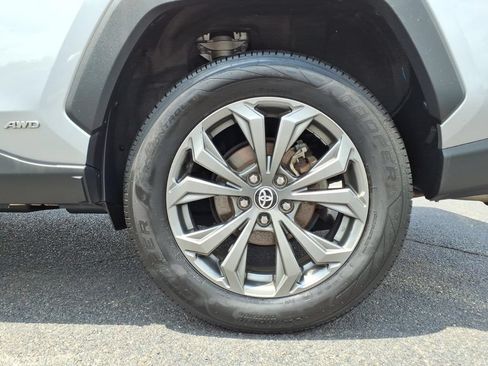 Used 2022 Toyota RAV4 XLE Premium AWD/4WD image 23