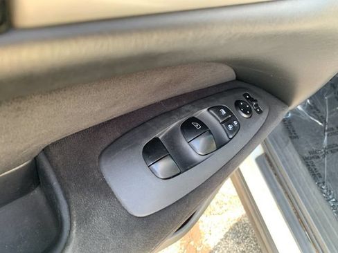 Used 2015 Nissan Pathfinder S AWD/4WD image 12