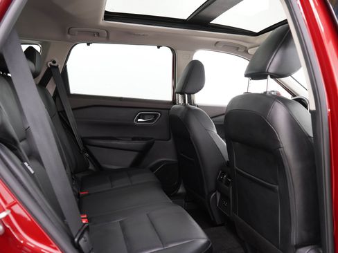 Used 2021 Nissan Rogue SV w/ Premium Package AWD/4WD image 14