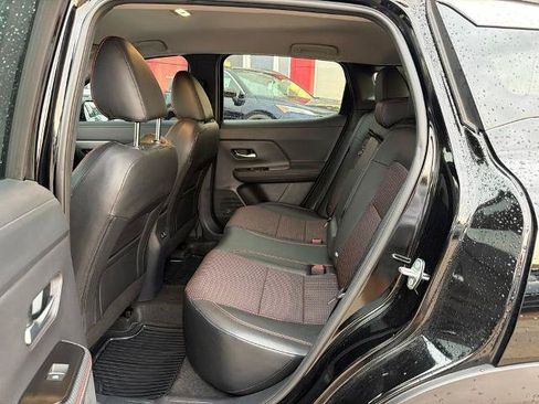 Certified 2025 Nissan Kicks SR FWD image 21