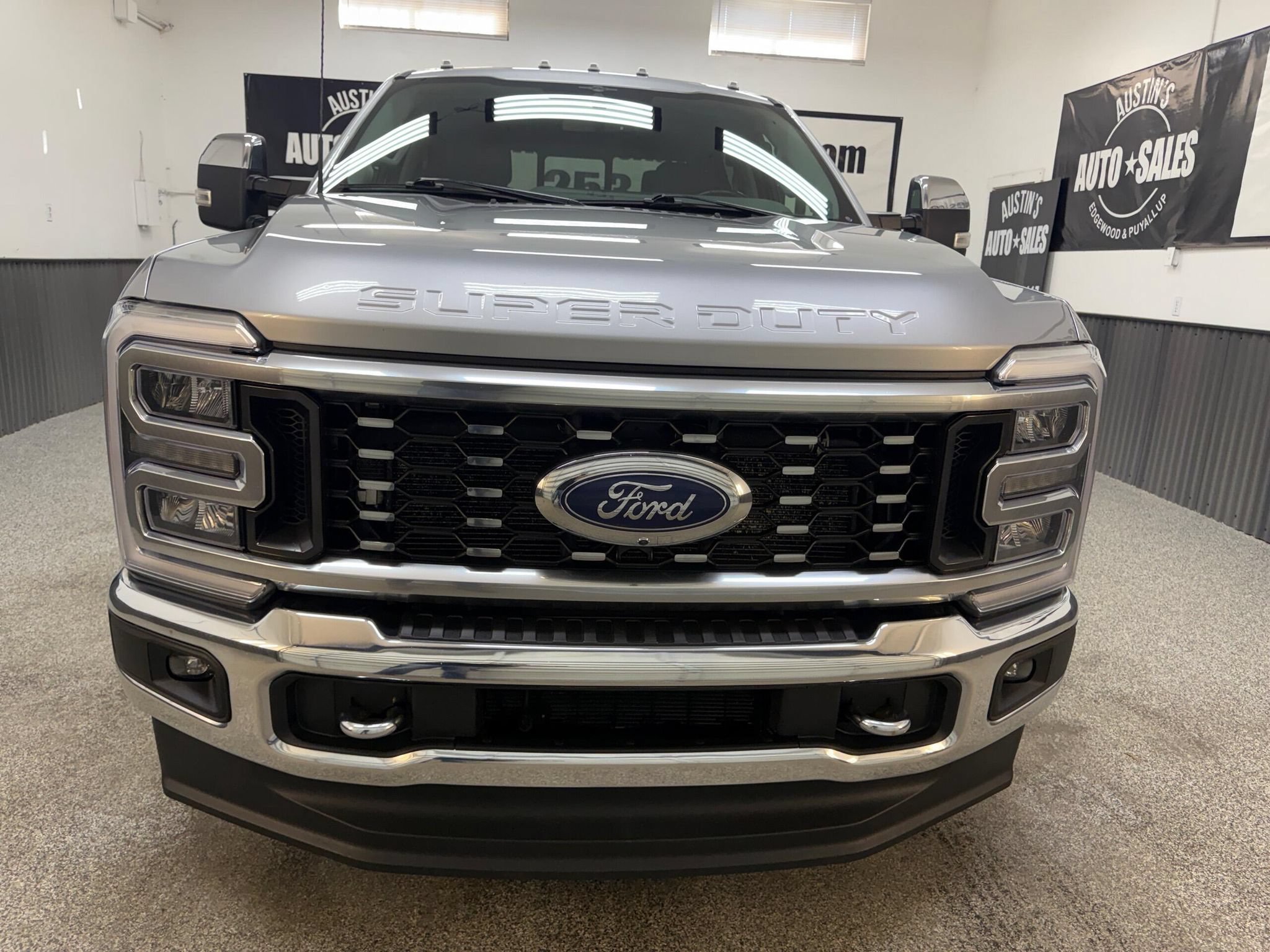 Used 2023 Ford F350 Lariat w/ Tow Technology Package AWD/4WD image 5