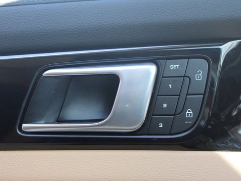 Used 2023 Porsche Panamera 4 image 14