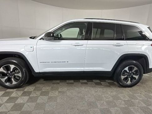 Used 2023 Jeep Grand Cherokee 4WD 4xe w/ Luxury Tech Group II image 6