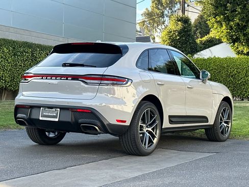 New 2026 Porsche Macan image 8