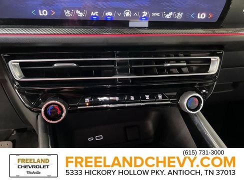 Used 2024 Chevrolet Traverse RS image 26