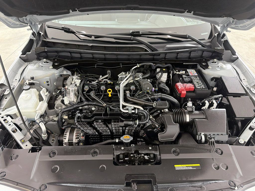 Used 2025 Nissan Altima 2.5 SR AWD/4WD image 12