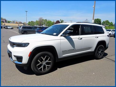 Used 2023 Jeep Grand Cherokee L Limited AWD/4WD image 3