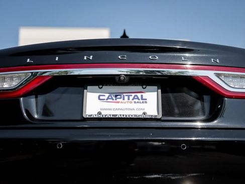 Used 2020 Lincoln Continental AWD w/ Premium Package image 16