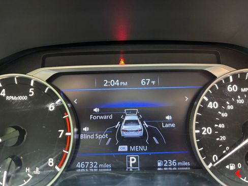 Used 2025 Nissan Altima 2.5 SV FWD image 41