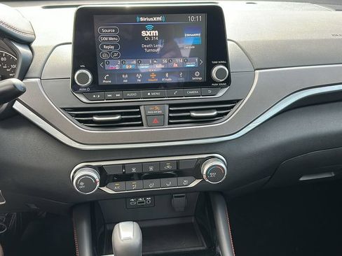 Used 2025 Nissan Altima 2.5 SR FWD image 23