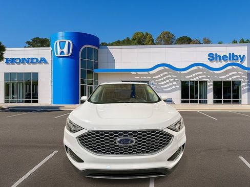 Used 2024 Ford Edge SEL image 3