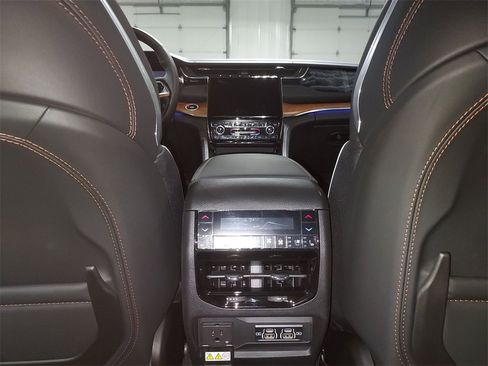 New 2025 Jeep Grand Cherokee L Summit image 10