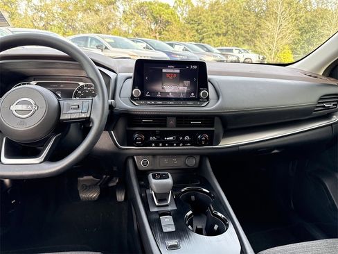 Certified 2023 Nissan Rogue SV image 26