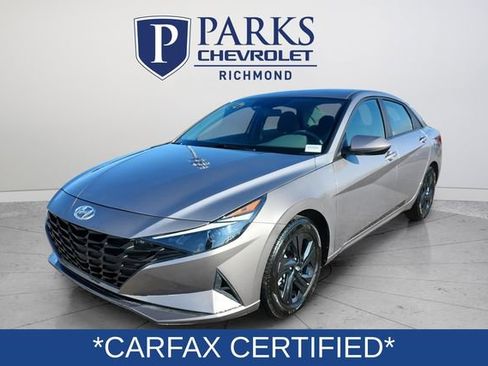 Used 2023 Hyundai Elantra SEL image 3