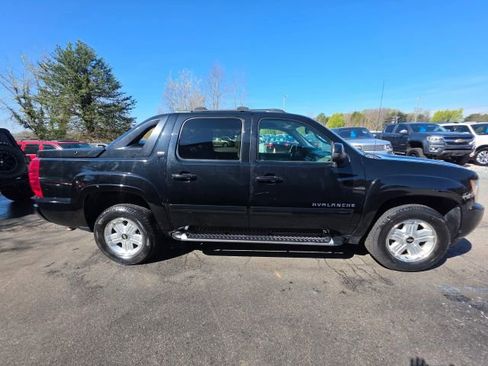Used 2012 Chevrolet Avalanche LT w/ Suspension Package, Off-Road image 4