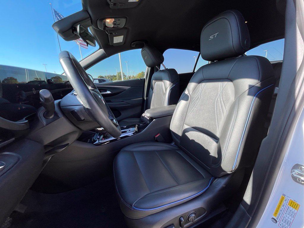 Used 2025 Buick Envista Sport Touring w/ Convenience I Package FWD image 19