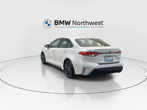 Used 2025 Toyota Corolla SE w/ SE Premium Package AWD/4WD image 13