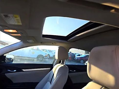 Used 2017 Honda Civic EX image 3