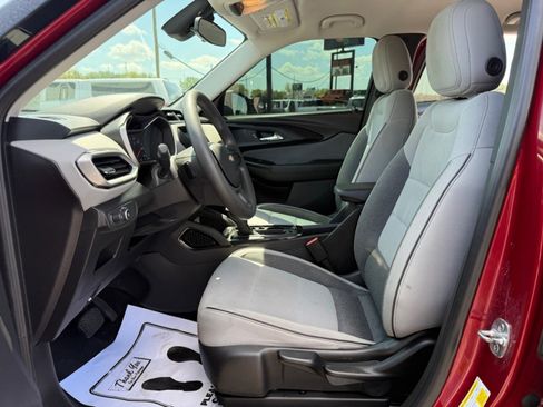 Used 2021 Chevrolet TrailBlazer LS FWD image 25