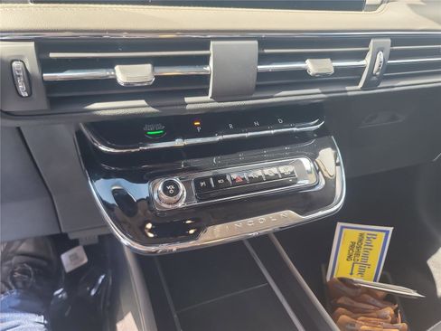 New 2026 Lincoln Corsair Premiere image 18