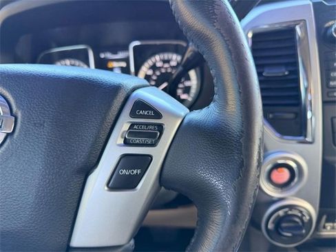 Used 2016 Nissan Titan SV image 11