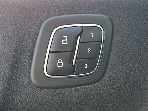 Used 2023 Ford Escape Platinum AWD/4WD image 28