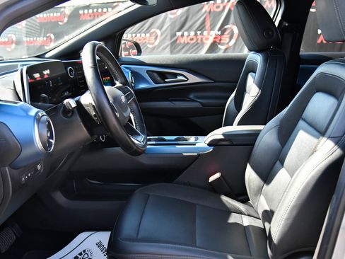 Used 2025 Chevrolet Equinox EV LT w/ Convenience Package FWD image 17