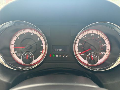Used 2020 Dodge Grand Caravan SE w/ UConnect Hands-Free Group FWD image 24