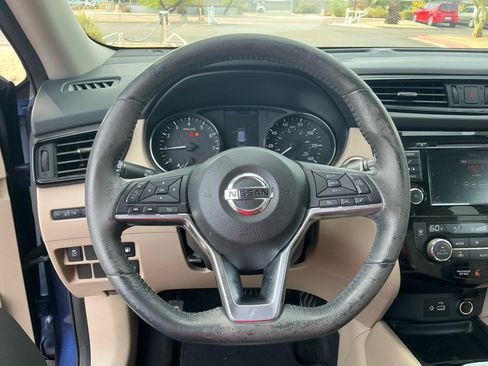 Used 2018 Nissan Rogue SV FWD image 9
