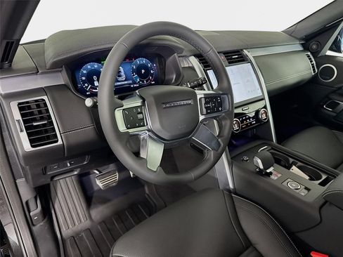 New 2026 Land Rover Discovery Dynamic SE AWD/4WD image 9