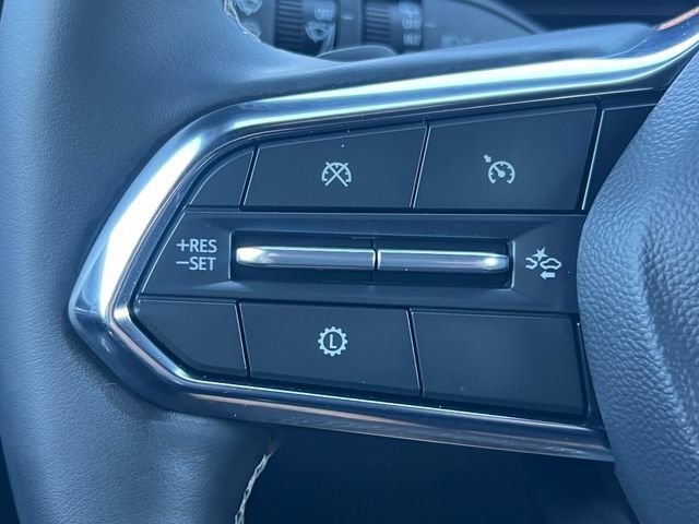 Used 2026 Chevrolet Traverse LT AWD/4WD image 21
